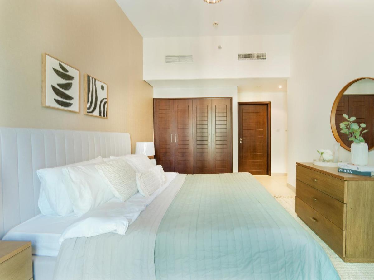2002 Boulevard Apartment Dubai