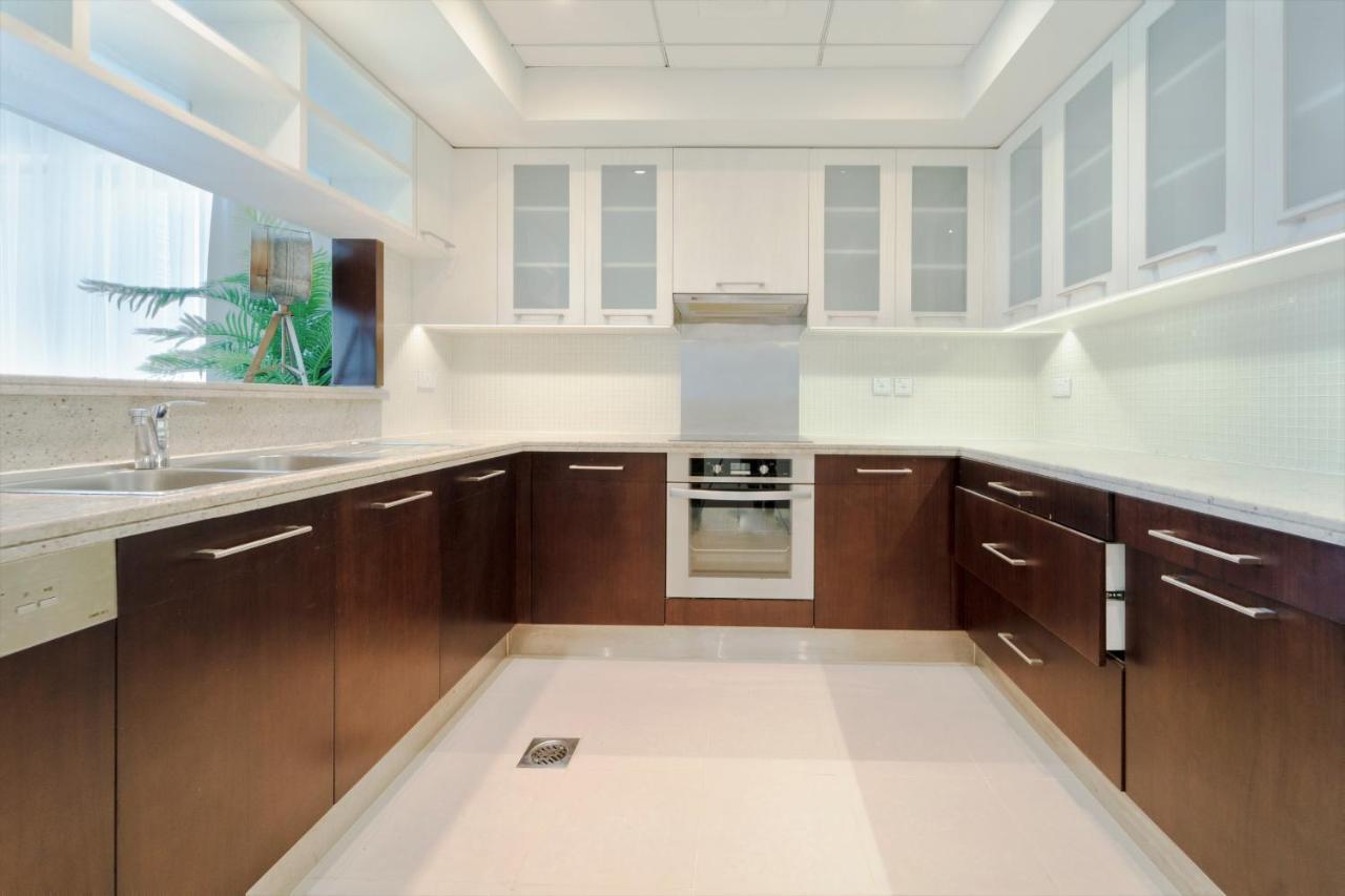 Apartment 2002 Boulevard *