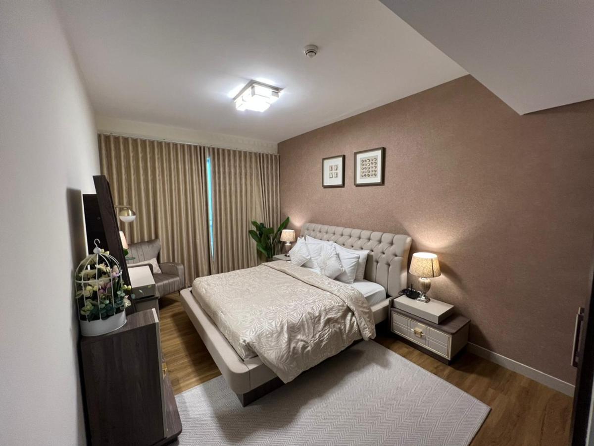 2002 Boulevard Apartment *